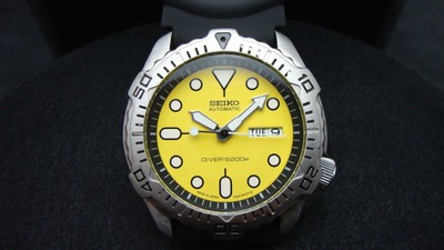 seiko diver yellow dial